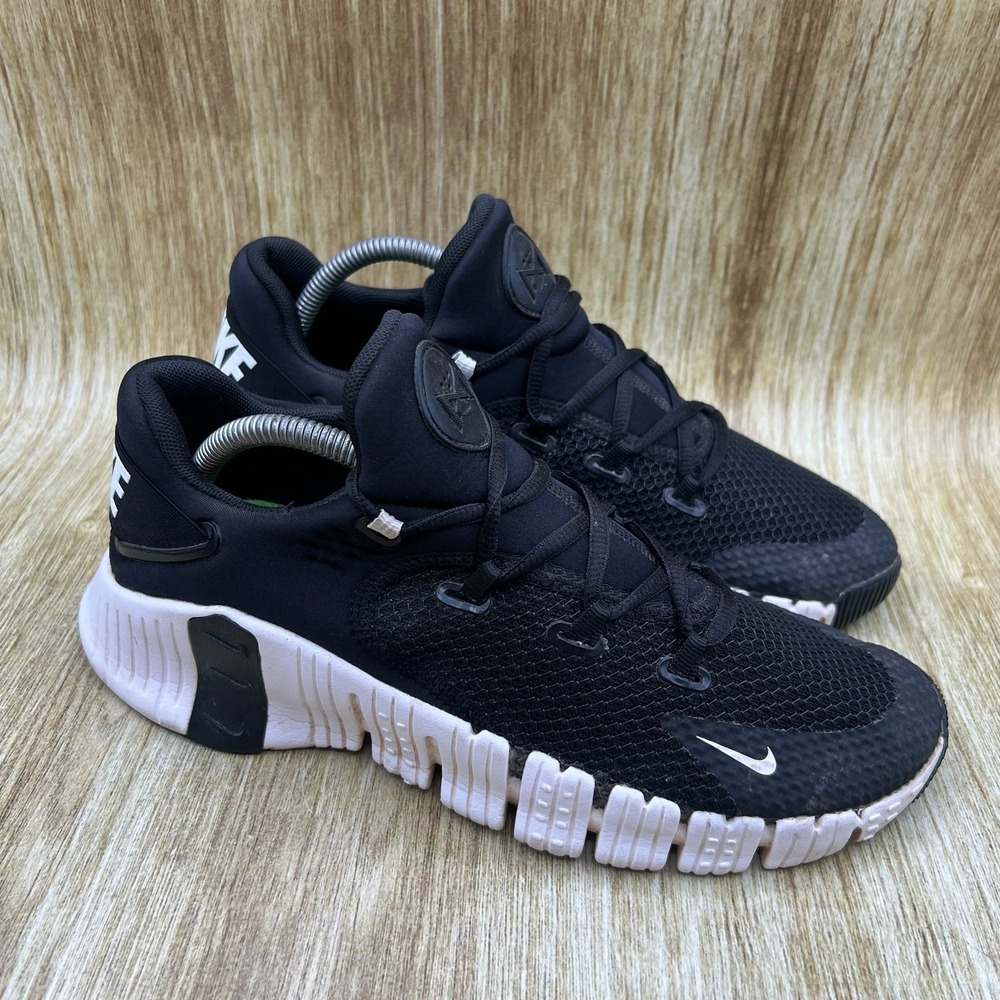 Nike Free Metcon 4 Women's Size 10.5 Shoes Black White Sneakers CZ0596-010
